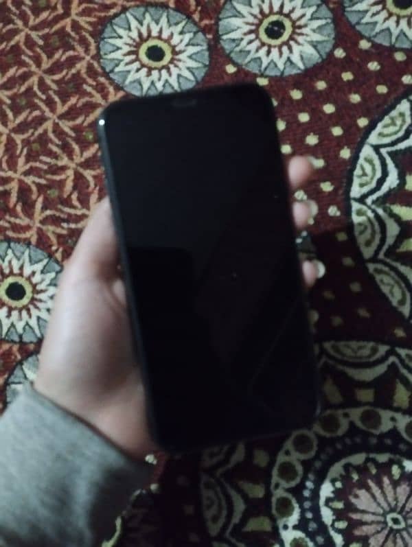 i phone 11 with original box and charger 3