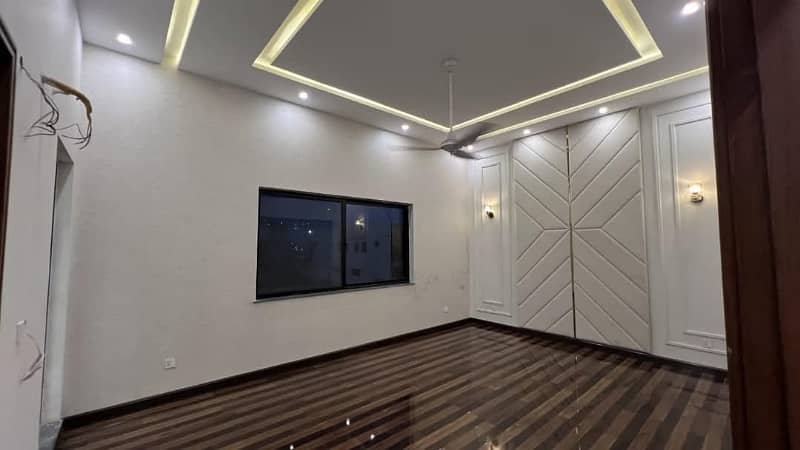 Kanal 6 Bed Superb Double Storey House In Wapda Town 12