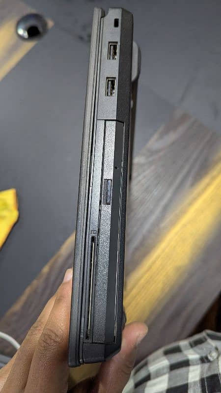 Lenovo Thinkpad core i5 4th generation T440  condition like new 5