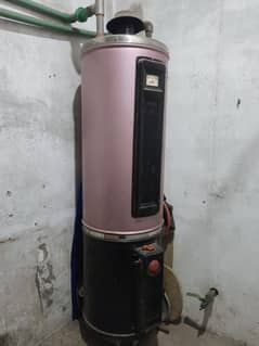 35 gallon gas geyser in good condition