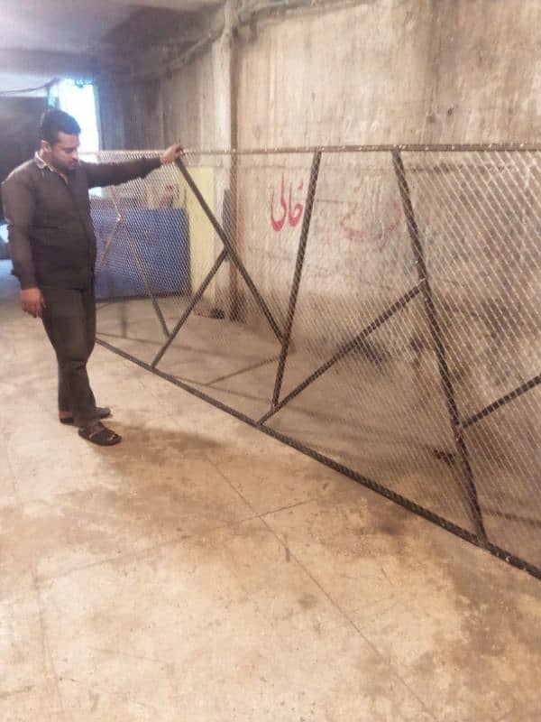 welding ka kam karvane ke liye men gate  repairing service hasil Karen 1