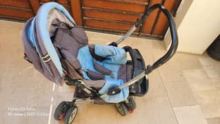 Branded 2 Foldable Stroller in Excellent Condition