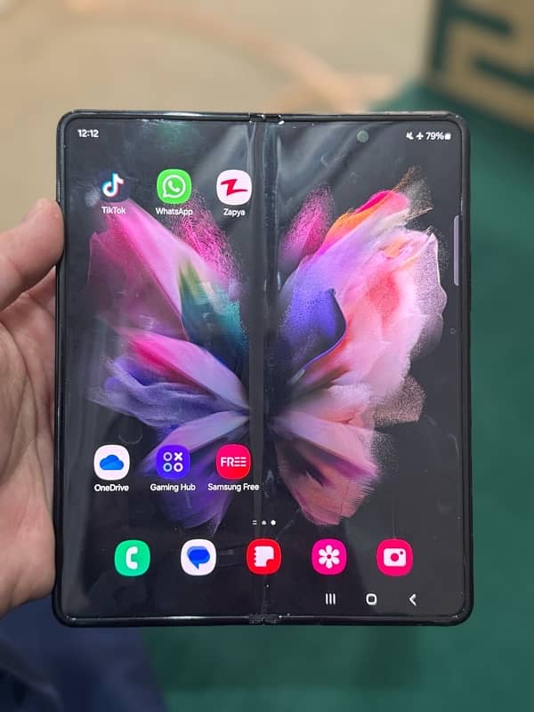 Samsung Z fold 3 1