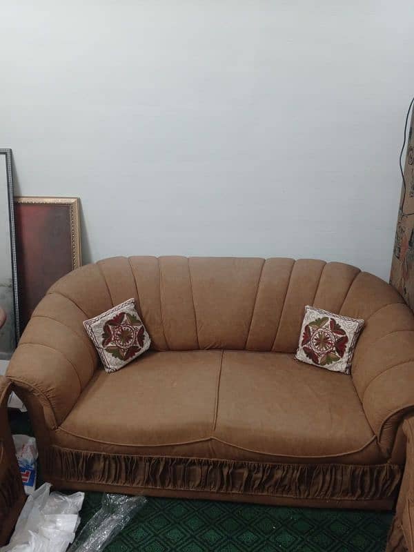 Sofa set in G-13/2 4