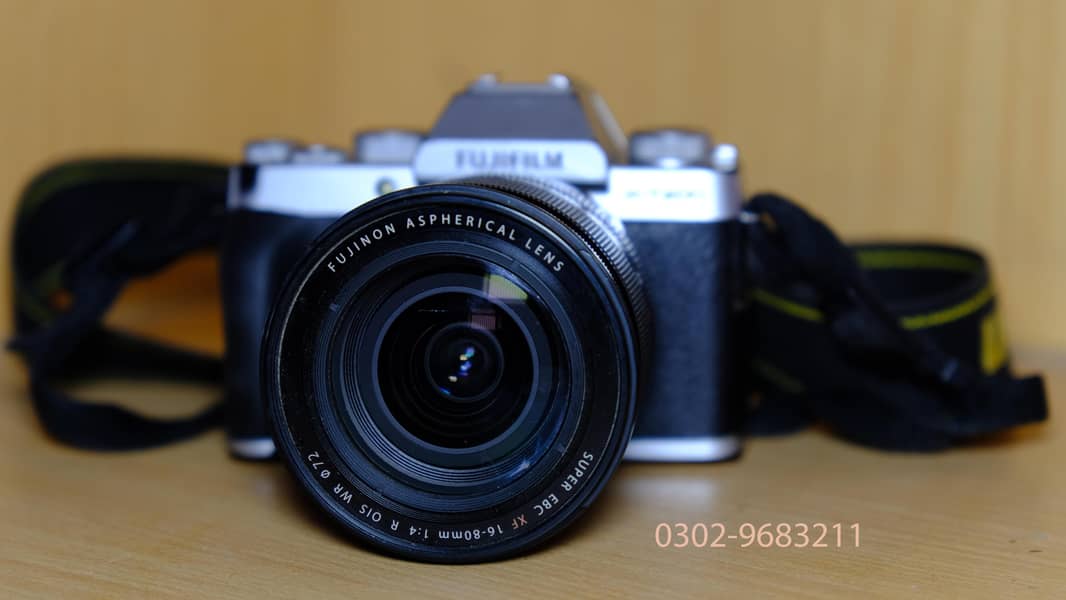 Fujifilm X-T200- XF 16-80mm f/4 R OIS WR Lens 2