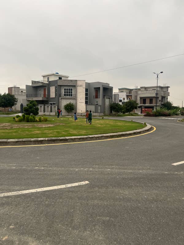 Your Search Ends Right Here With The Beautiful Residential Plot In Lyallpur Avenue At Affordable Price Of Pkr Rs. 3500000 2