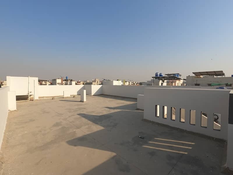 Ideal Prime Location House Is Available For sale In Karachi 24