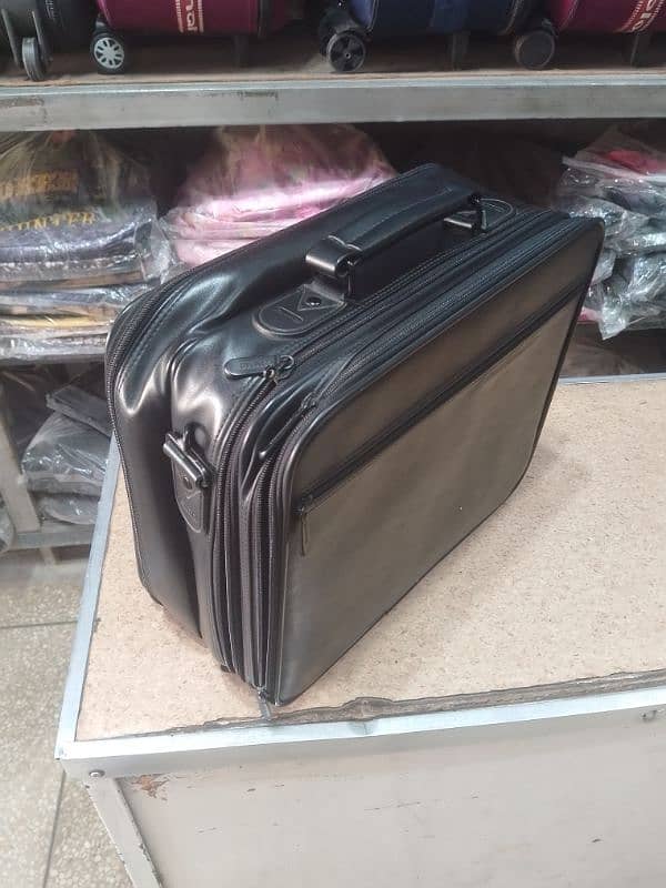 English Luggage - Bag & Suitcase Sales and Repairs in F. B Area blk 14 11