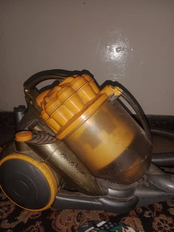 Dyson vacuum cleaner 0