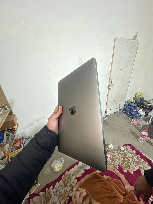 Macbook Pro i5 16gb 2