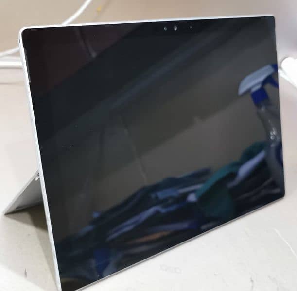 *Microsoft Surface Pro 4 (Intel Core i7, 8GB RAM, 256GB)*Whatsapp only 1