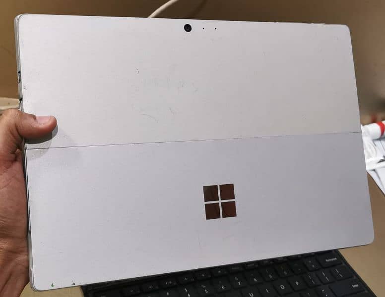 *Microsoft Surface Pro 4 (Intel Core i7, 8GB RAM, 256GB)*Whatsapp only 2