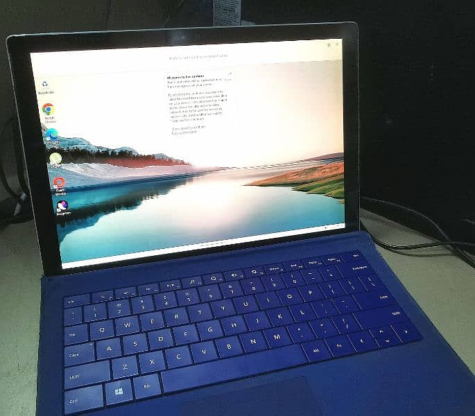 *Microsoft Surface Pro 4 (Intel Core i7, 8GB RAM, 256GB)*Whatsapp only 10