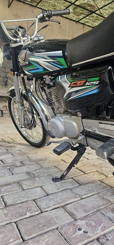 Honda 125 2023 model black 3