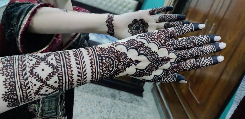 Mehndi/ Hena artist 0