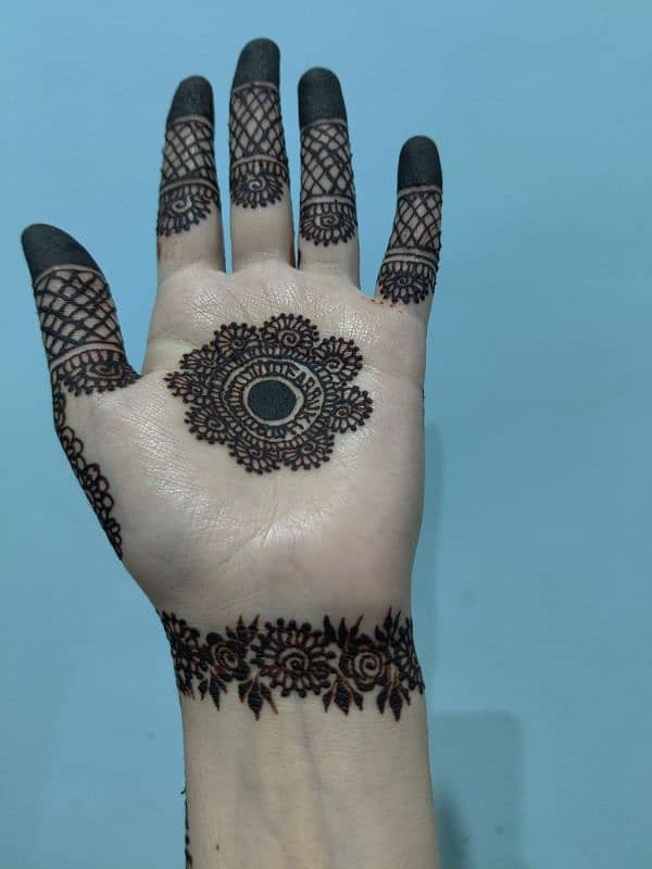 Mehndi/ Hena artist 1