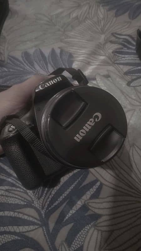 CANON 1200D with 18.55 lens 4