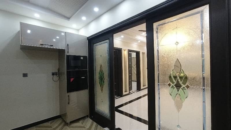 10 Marla House For sale Is Available In Bismillah Housing Scheme 10