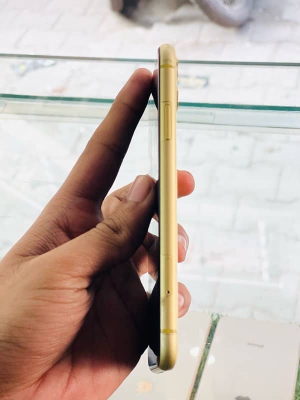 iPhone 11 non PTA 5