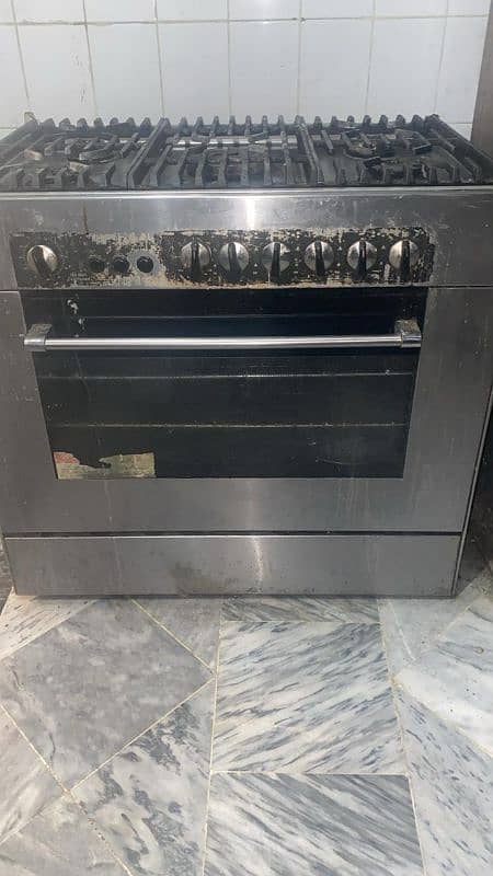 heating range with oven 0