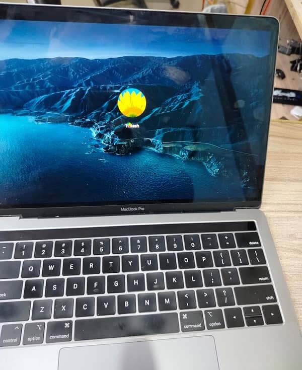 Macbook 2018 pro 10/10 Excellent condition 2