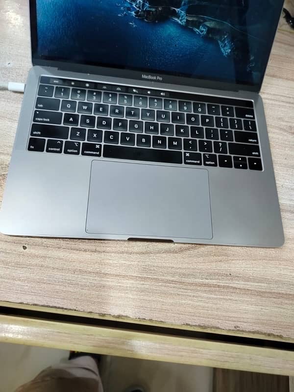 Macbook 2018 pro 10/10 Excellent condition 5