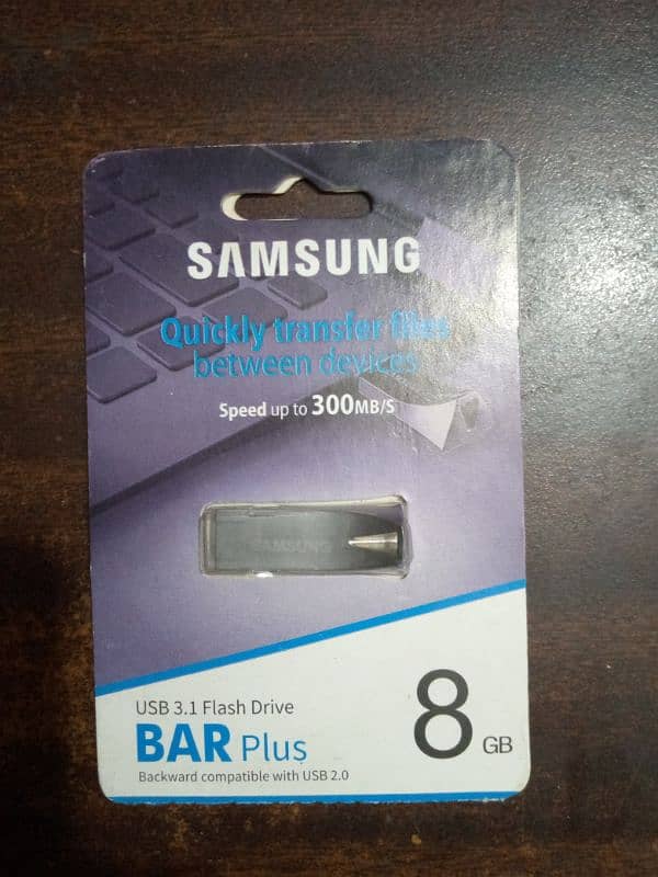 Samsung USB drive 8 gbs 0