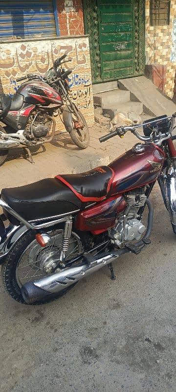 HONDA CG125 2022 | 125cc BIKE | HONDA in LAHORE | LESS DRIVE 1