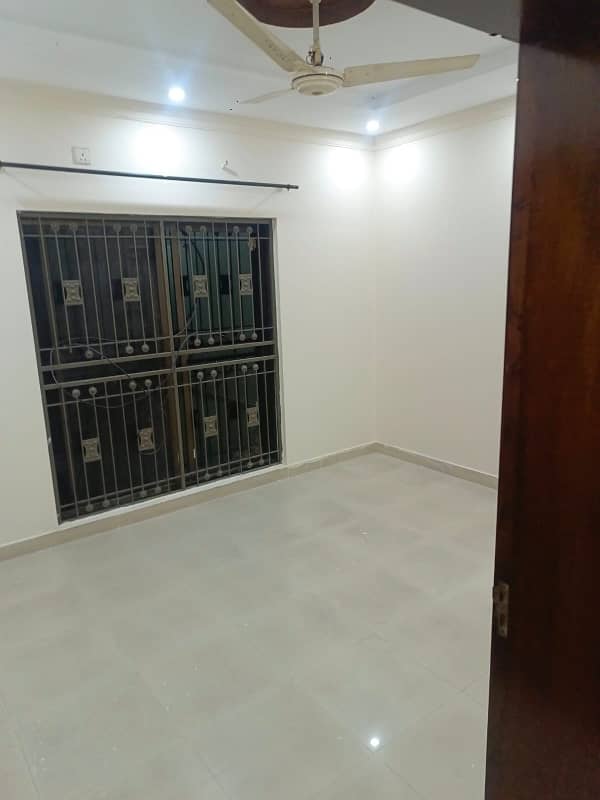 5 MARLA UPER PORTION LOKE A BRAND NEW FOR RENT IN BAHRIA TOWN LAHORE. 1