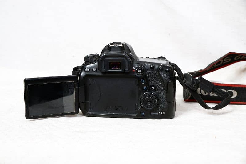 6D mark Ii body  170000 4