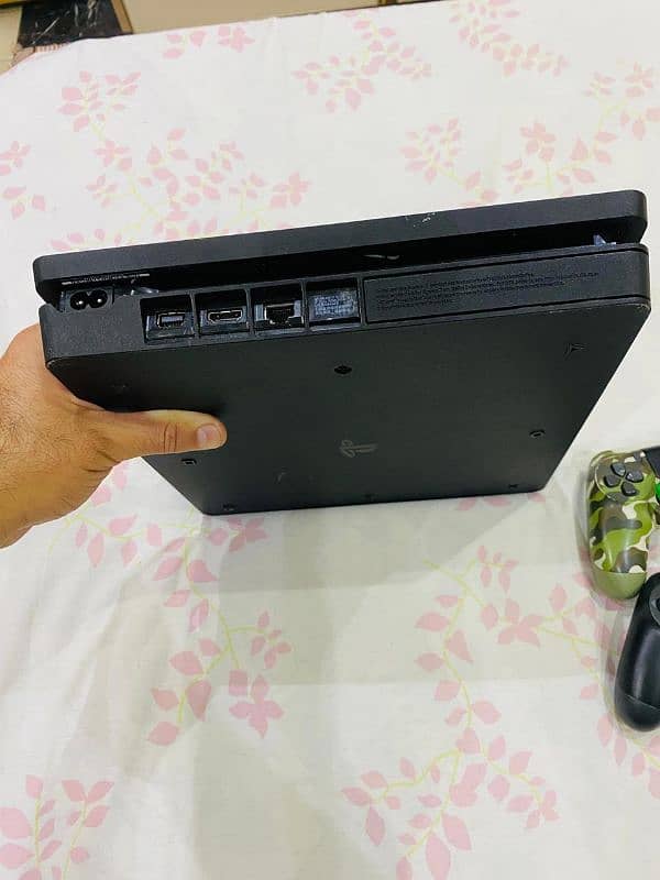 Playstation 4 Slim 3