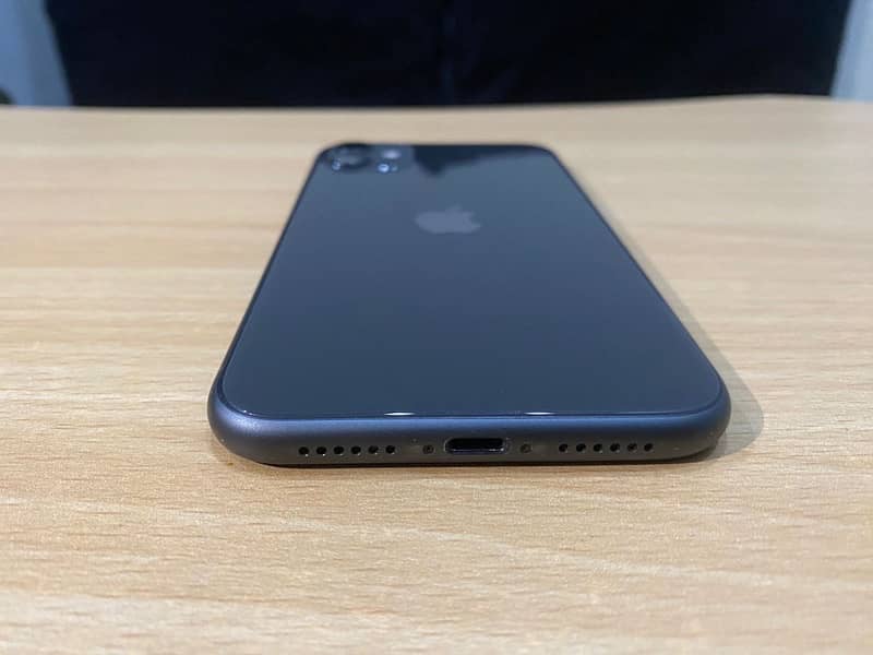 iPhone 11 | 64 GB | 89% BATTERY | JV | BLACK 5