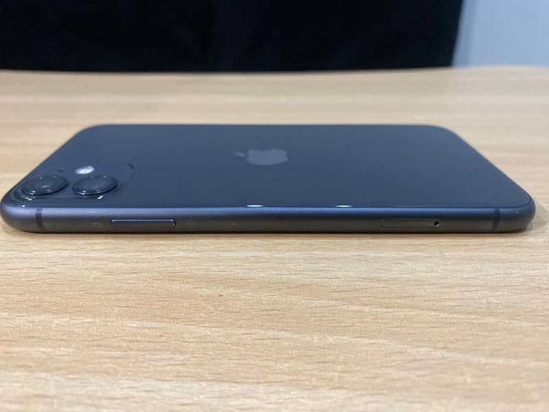 iPhone 11 | 64 GB | 89% BATTERY | JV | BLACK 7