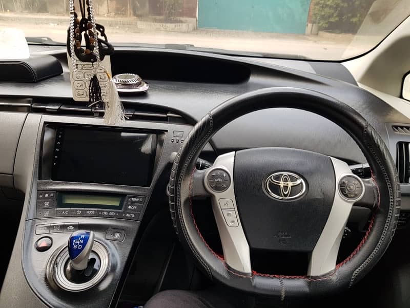 Toyota Prius 2014 13