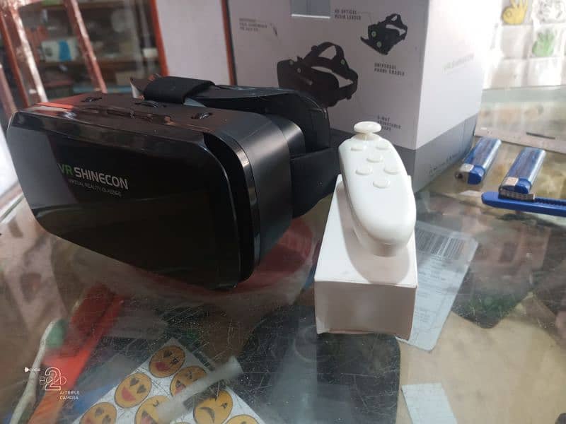 vr box with remote 2