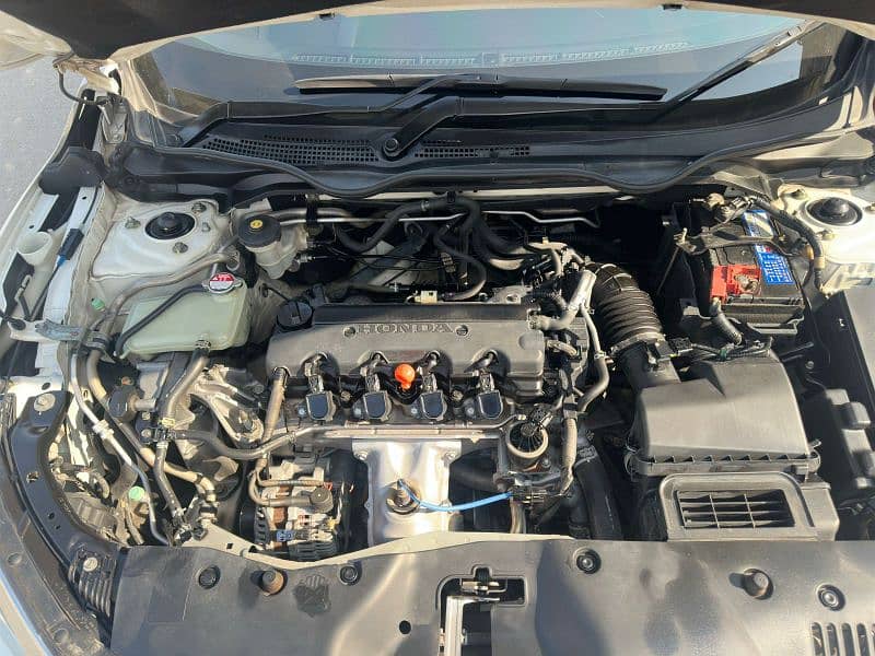 Honda Civic Model 2018  Non accidental  Islamabad registered 7