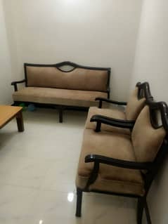 Beautiful sofa set used but like new fancy style