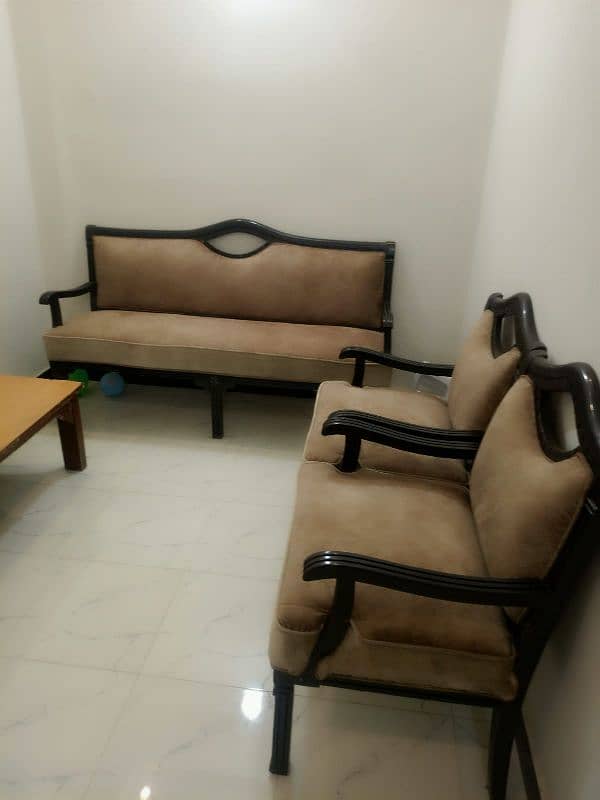 Beautiful sofa set used but like new fancy style 0