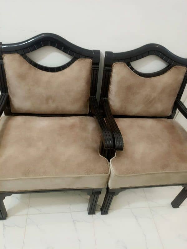 Beautiful sofa set used but like new fancy style 1