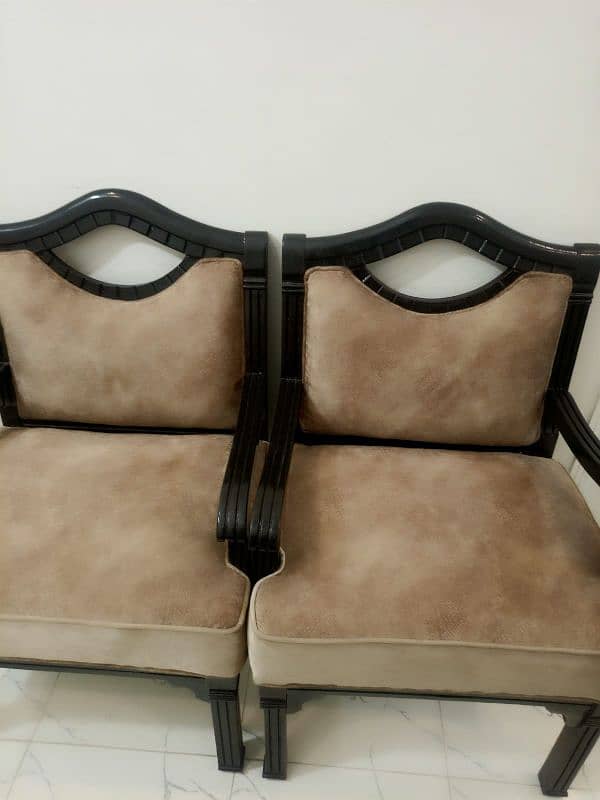 Beautiful sofa set used but like new fancy style 5