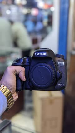 Canon 7D Markii Contact 03212306356