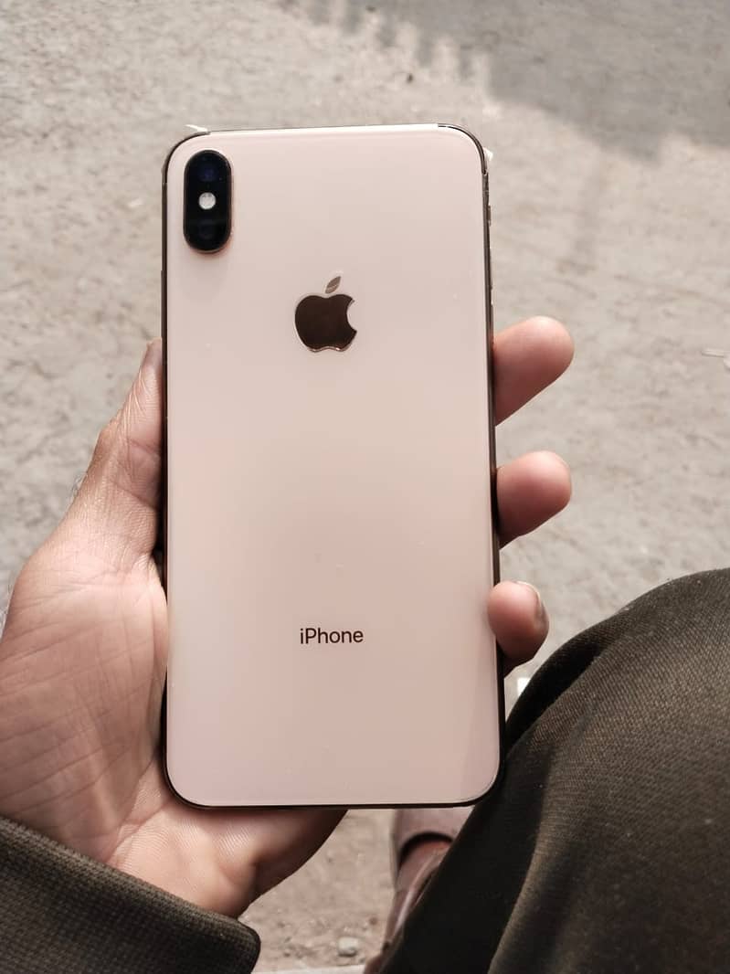 Apple iPhone XS Max 3