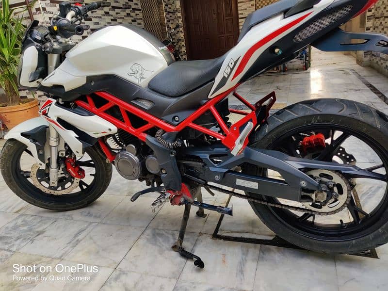 Benelli TNT 150 2019 3