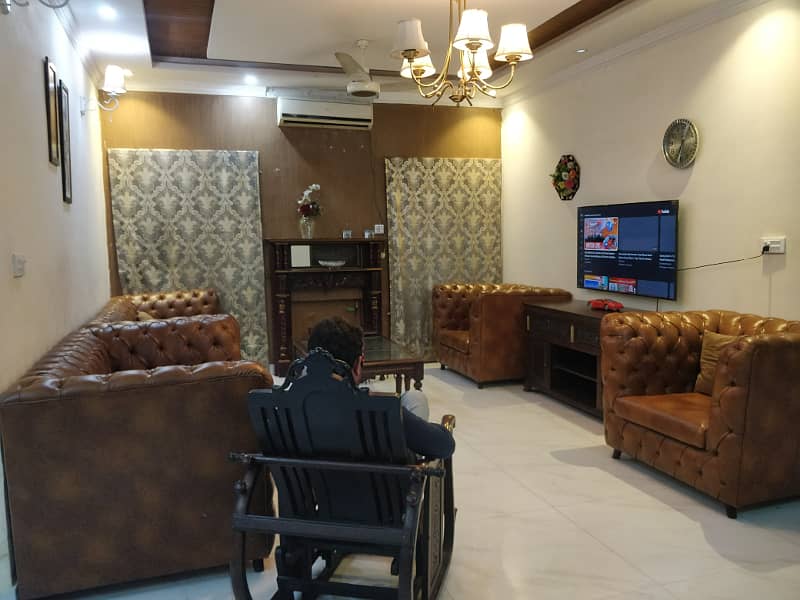 FULLY FURNISHED ROOM FOR RENT 8