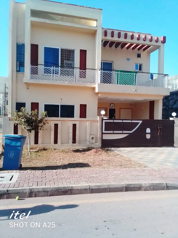 Spacious 8 Marla House in Sector N, Prime Location Near Park & Commercial Area 0