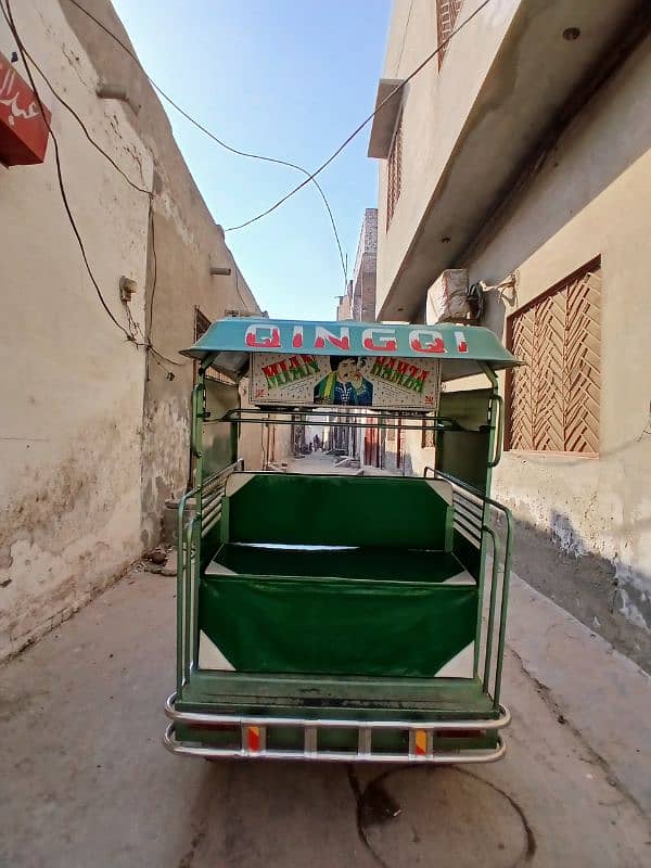 rickshaw sheikhupura badi 100cc number laga hai engan ok 2