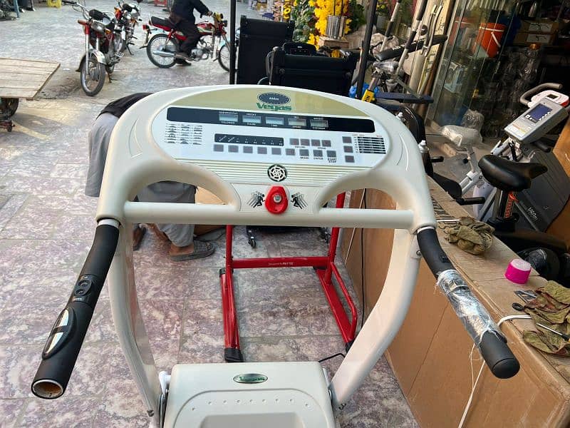 Italy brand treadmill / running machine / jogging machine / walking 2