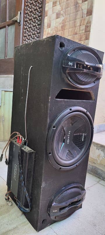 Amplifier with woofer and speakers 2