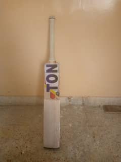 Ton hard ball cricket bat