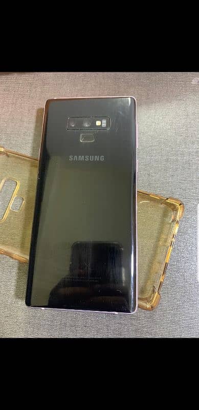 Samsung note9.6 gb ram 128 memore vib chal raha ha no crack bs shad h 3